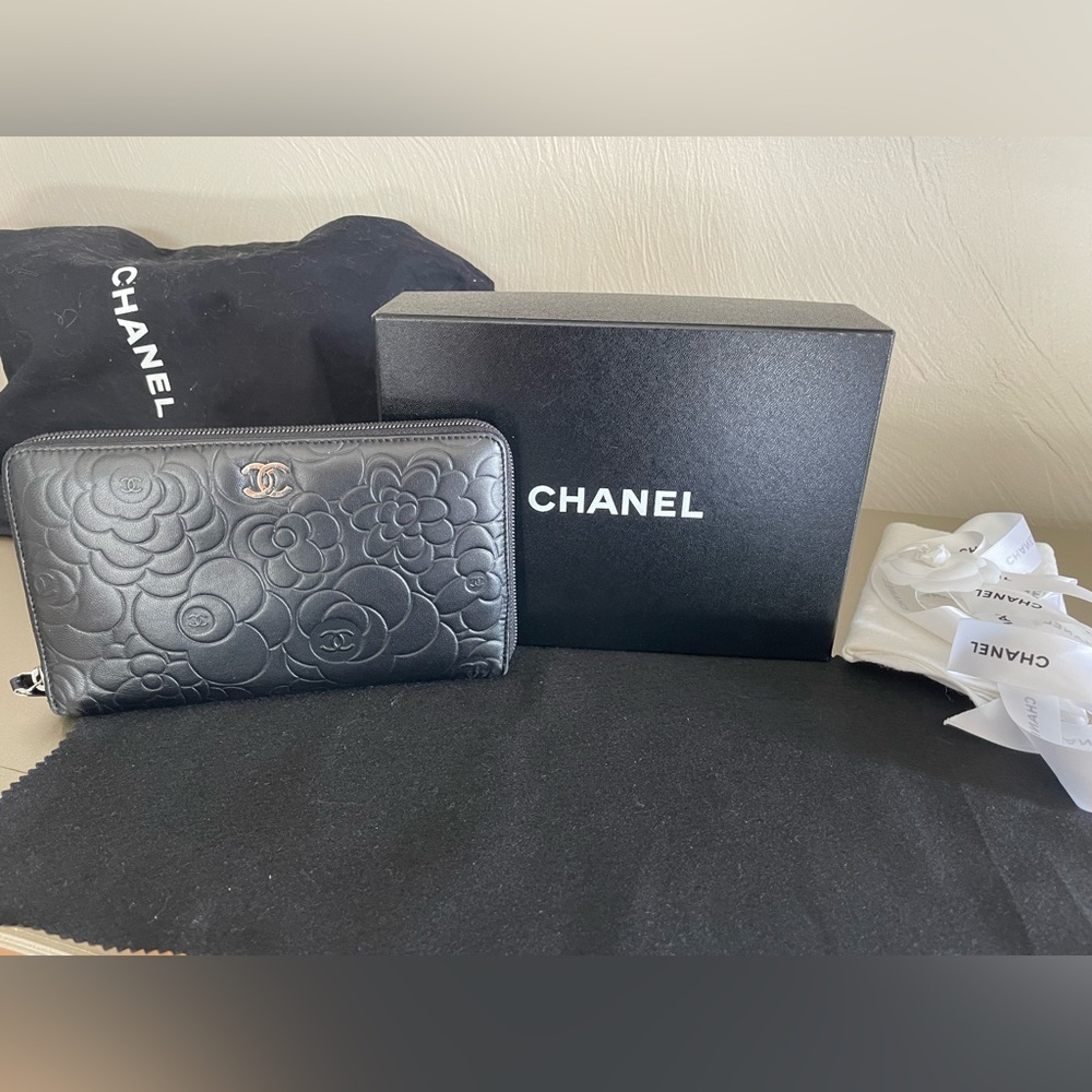 Chanel Jumbo Zip Wallet 100% Authentic